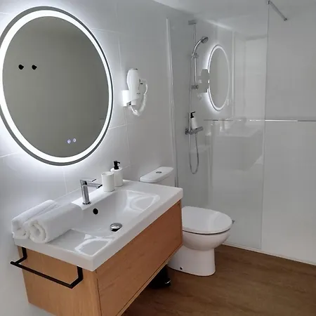 La De Simon En El Camino De Santiago A Guarda